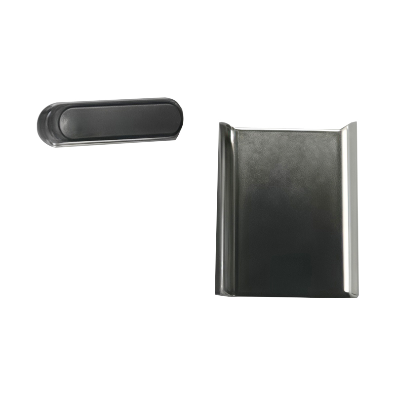 How does the thickness of the stainless steel housing of a Type C male connector affect its protective performance?